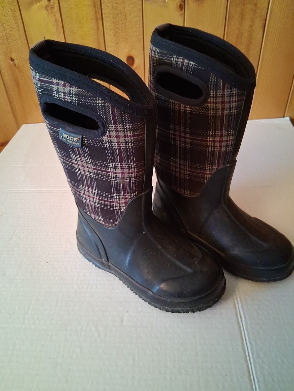 BOGS Youth Classic High Winter Plaid Boot Size 1M Insulated Waterproof Max Wick
